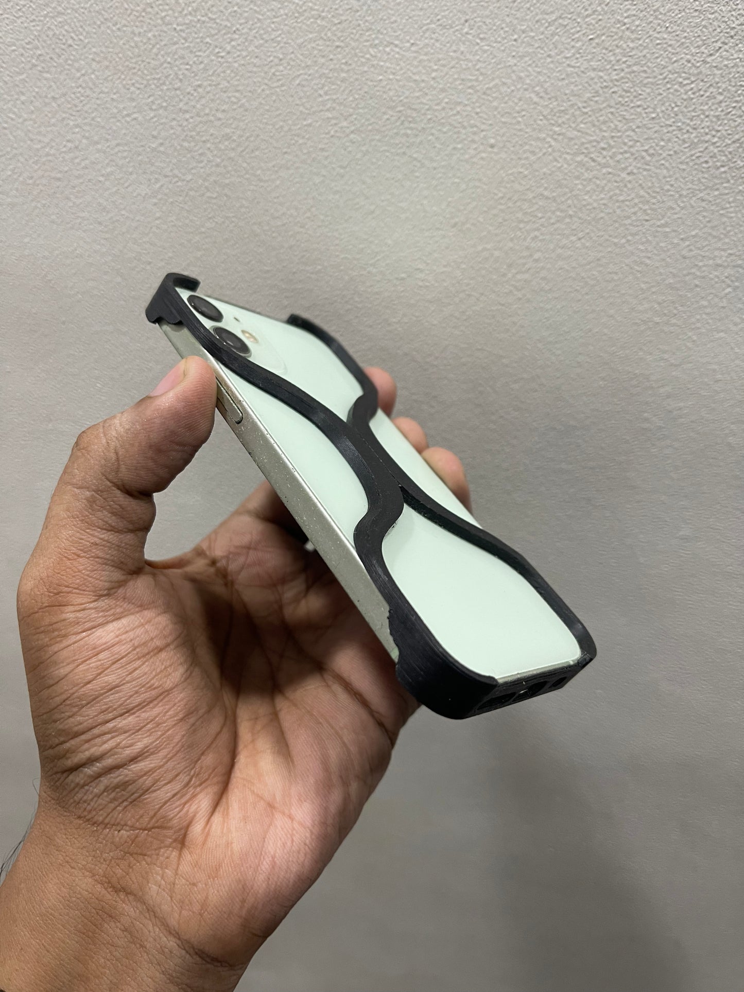 iPhone 15 Plus Arc Design